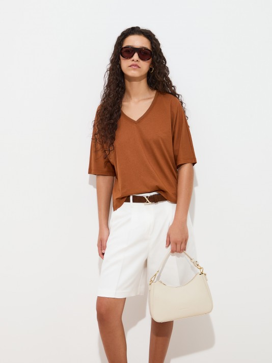 Camiseta con escote en V