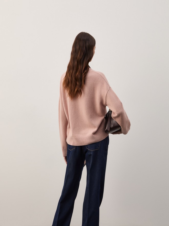 Woolen knit sweater