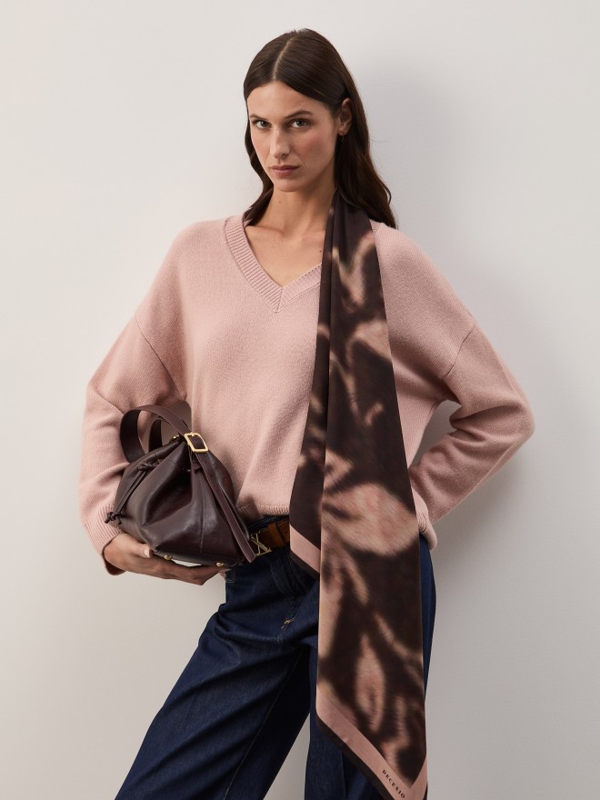 Woolen knit sweater