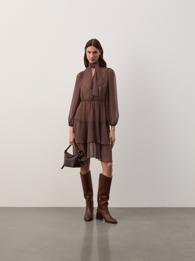 Vestido estampado com laçada Vestido estampado com laçada