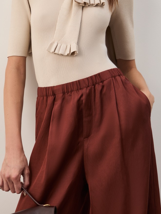 Pantalones rectos de lino