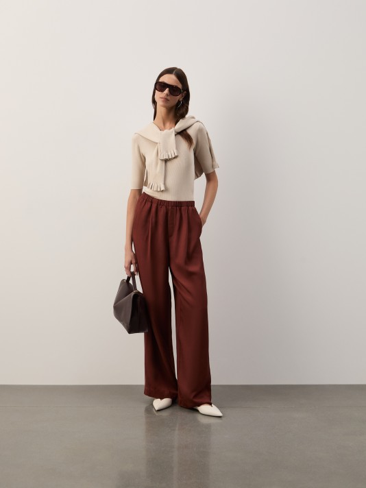 Straight-leg trousers in linen