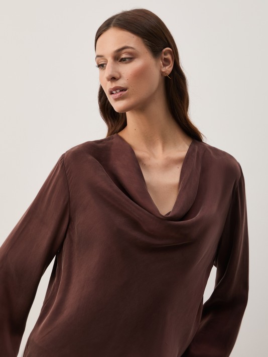 Draped blouse with cupro fabric