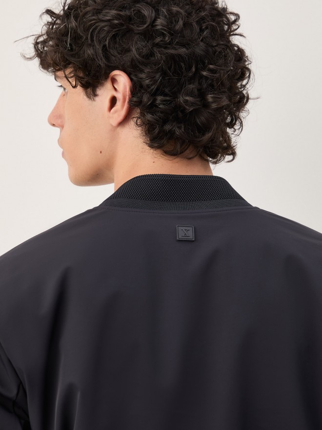 Reversible bomber jacket