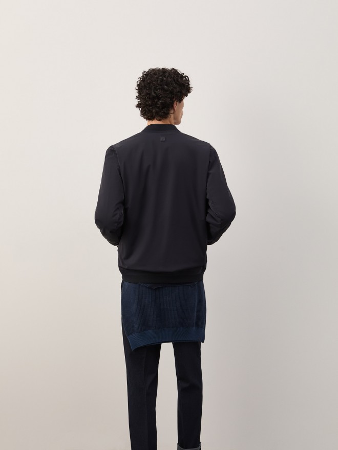 Reversible bomber jacket