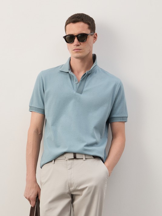 Short-sleeved polo shirt