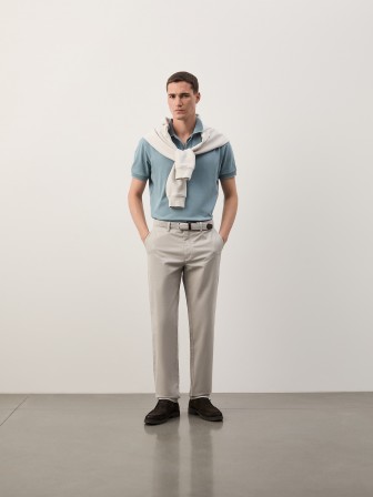 Cal�as chino regular fit em sarja