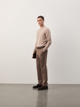 Pantalones chinos de corte regular Pantalones chinos de corte regular