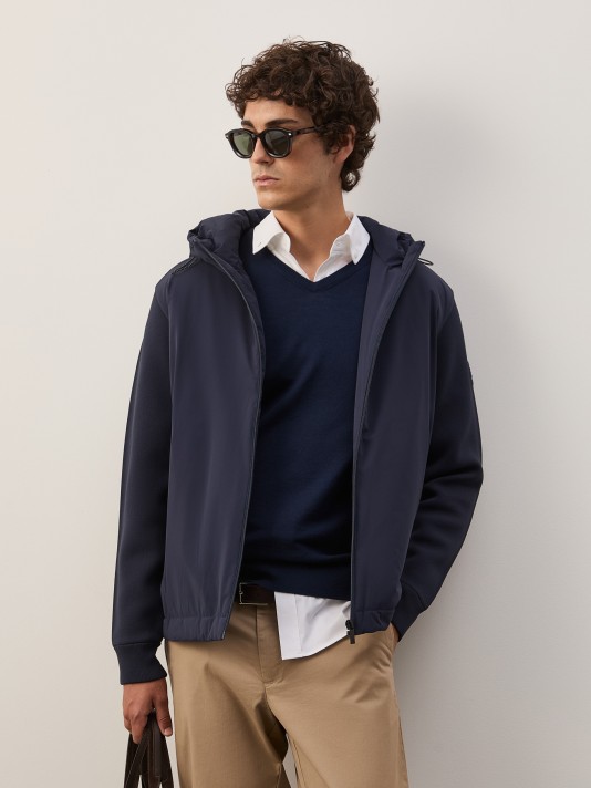 Blus�o com capuz