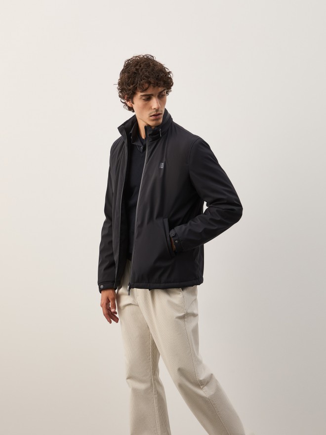 Blus�o com capuz oculto