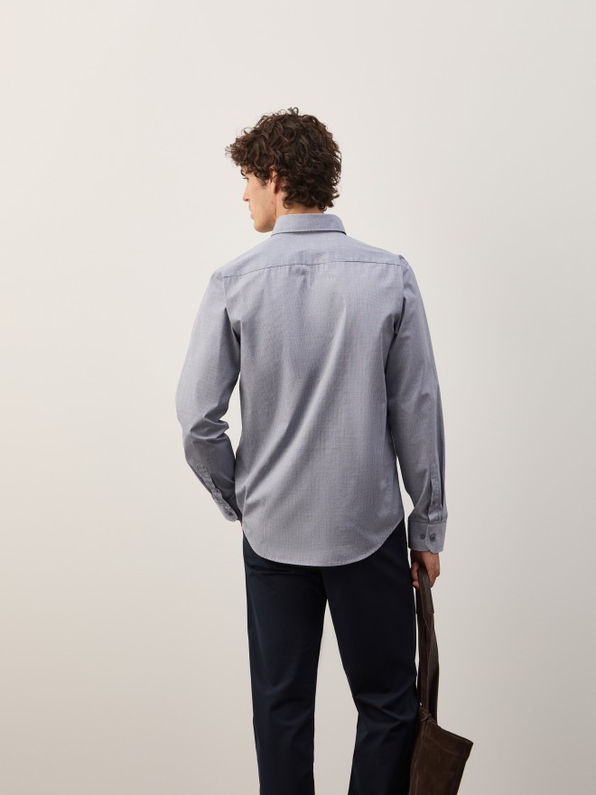 Camisa slim fit �s riscas