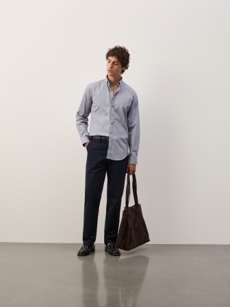 Camisa slim fit às riscas Camisa slim fit às riscas