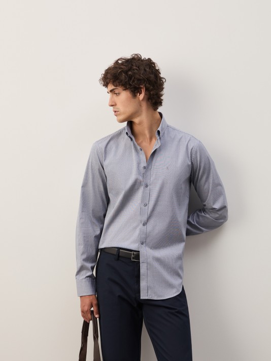 Slim fit striped shirt