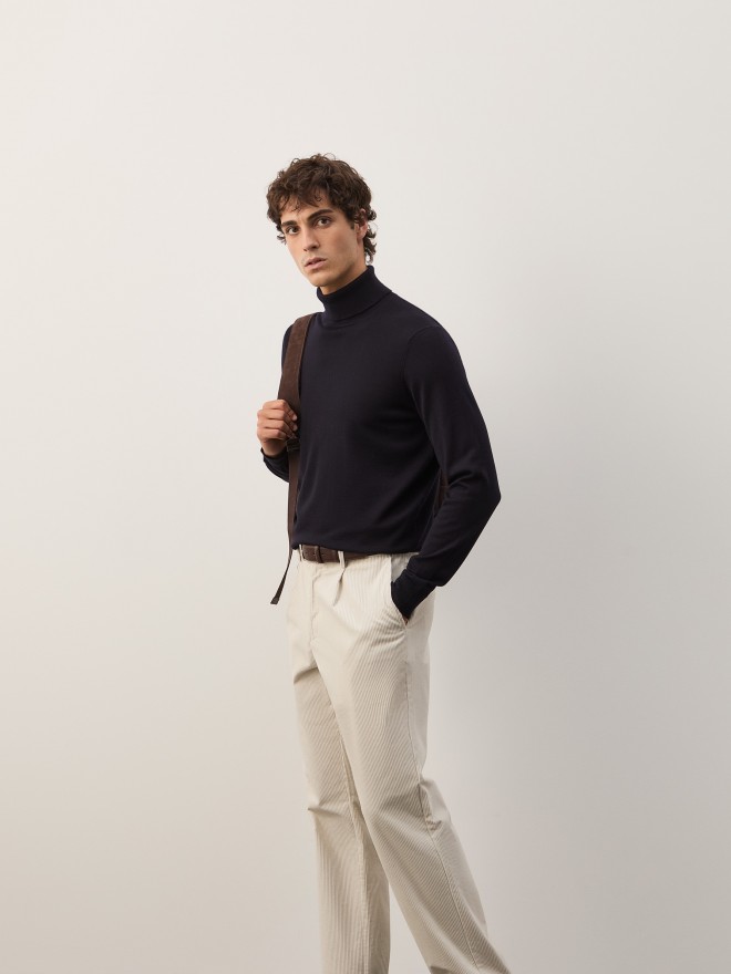 Camisola de gola alta em lã merino Camisola de gola alta em lã merino