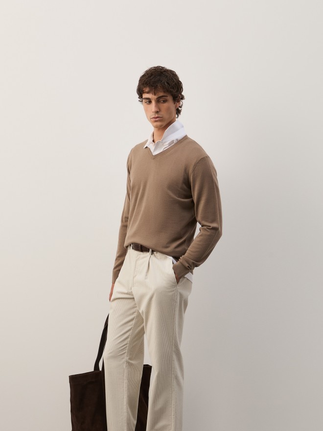 Wool pullover with V-neck Wool pullover with V-neck