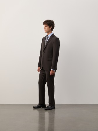 Traje clásico de corte ajustado Traje clásico de corte ajustado