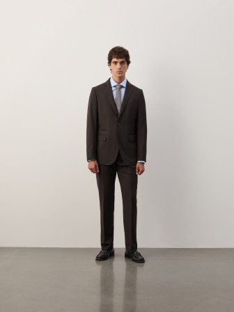 Traje clásico de corte ajustado Traje clásico de corte ajustado