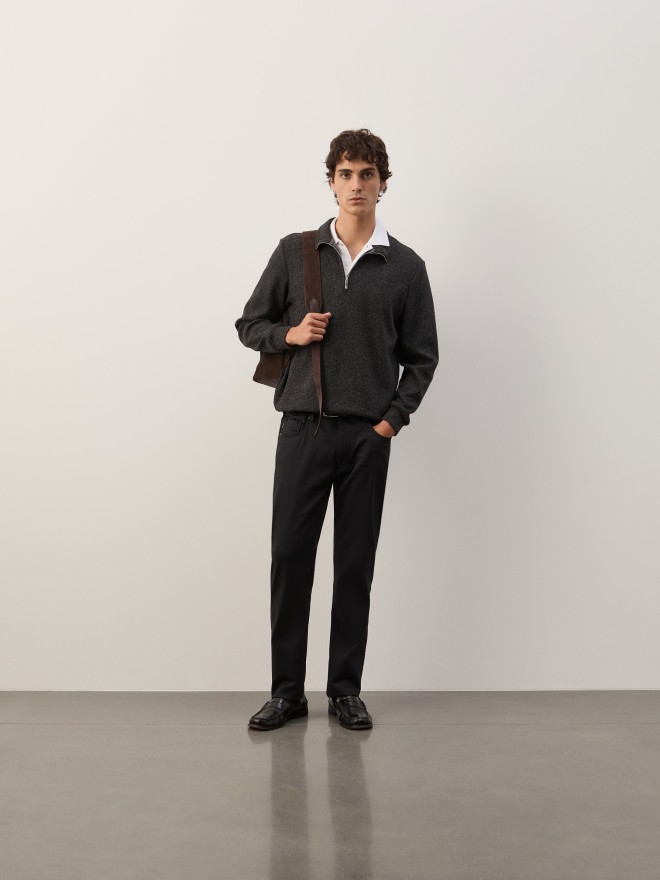 Two-tone sweater with half-zip closure