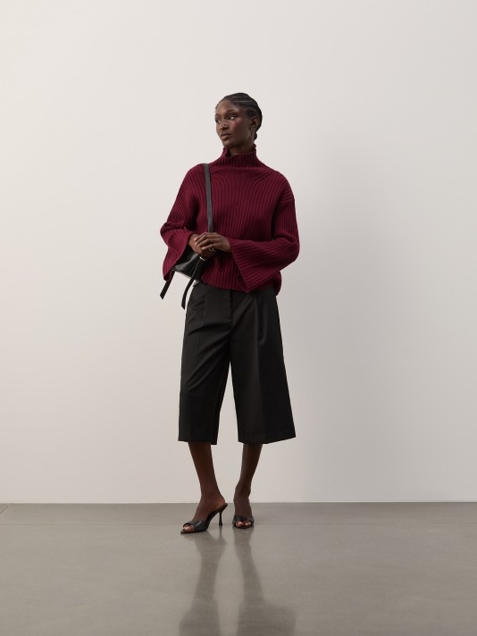 High-neck sweater with wool lining
