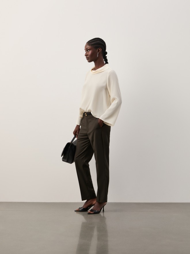 Chino pants with elastic waistband Chino pants with elastic waistband