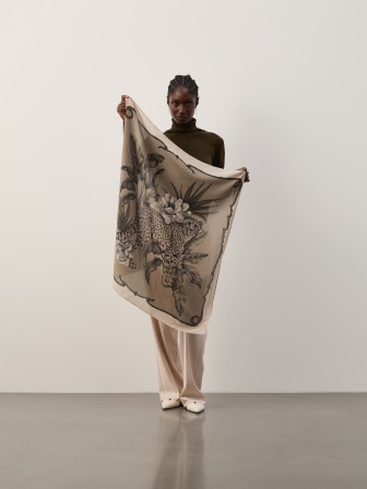 Silk scarf with silk Silk scarf with silk