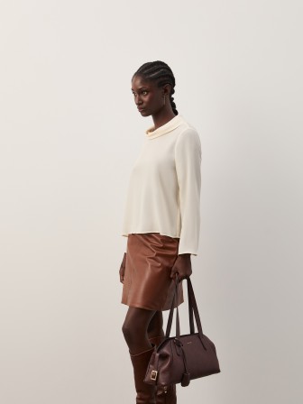 Off-the-shoulder blouse in silk Off-the-shoulder blouse in silk