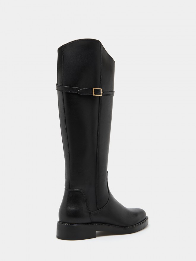 Botas de piel con hebilla Botas de piel con hebilla
