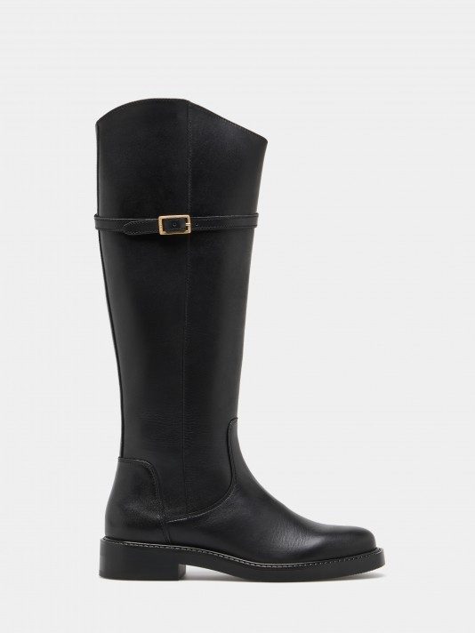 Botas de piel con hebilla
