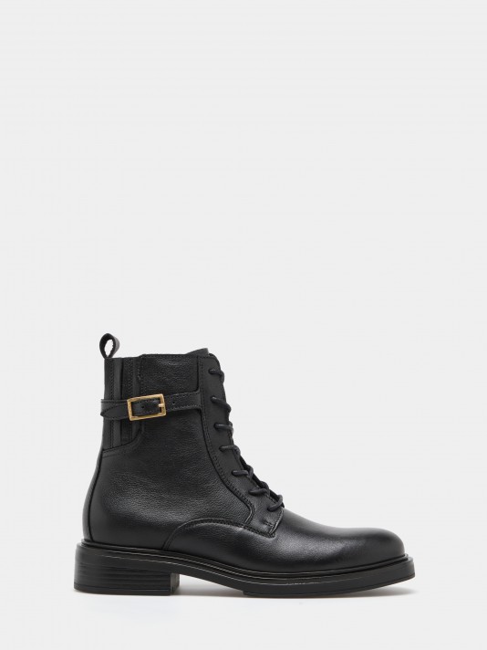 Military boots in leather
