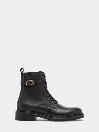 Military boots in leather