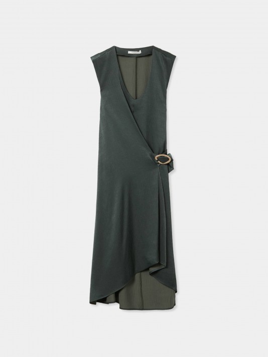 Vestido asim�trico vaporoso