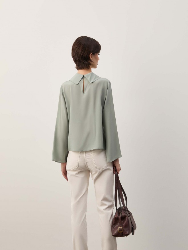 Blusa de gola caída com seda Blusa de gola caída com seda