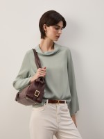 Blusa de gola caída com seda Blusa de gola caída com seda
