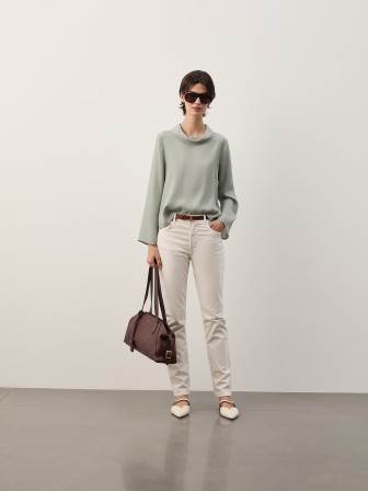 Pantalones ajustados de terciopelo Pantalones ajustados de terciopelo