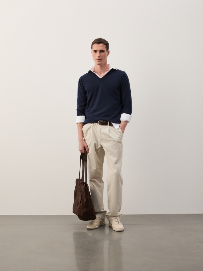 Knitted sweater with wool