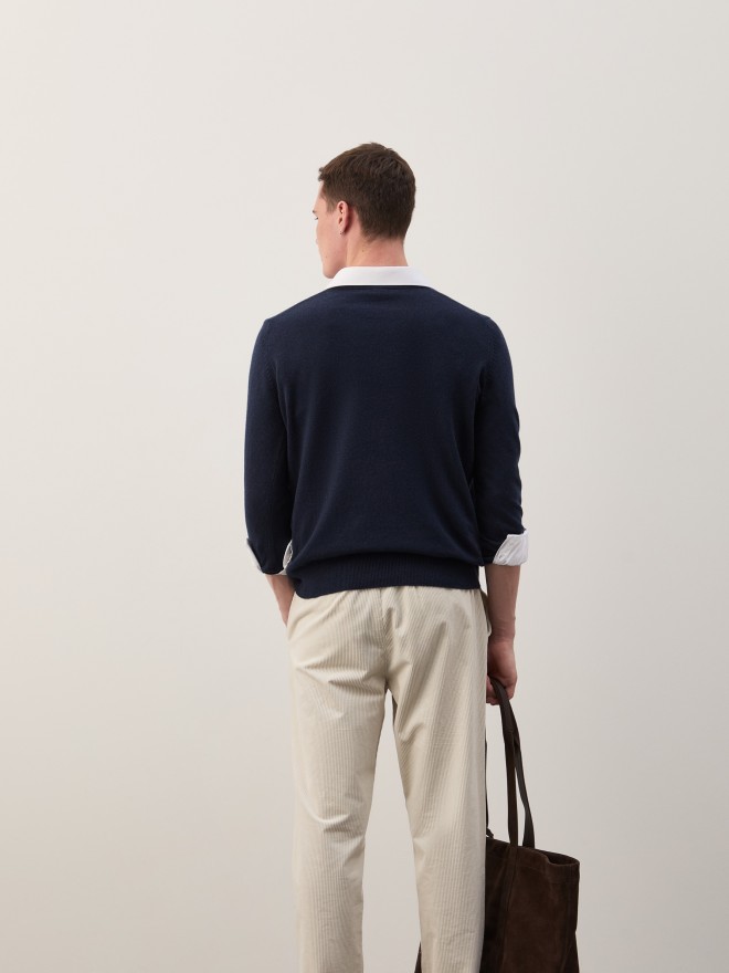 Knitted sweater with wool