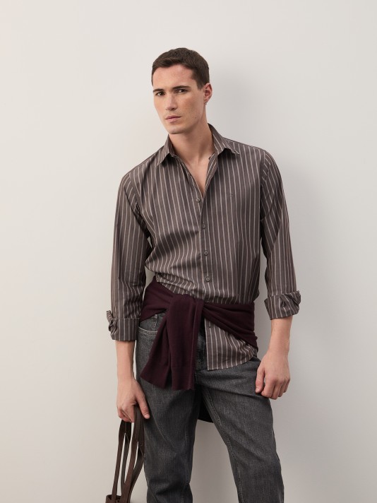 Camisa de rayas ajustada