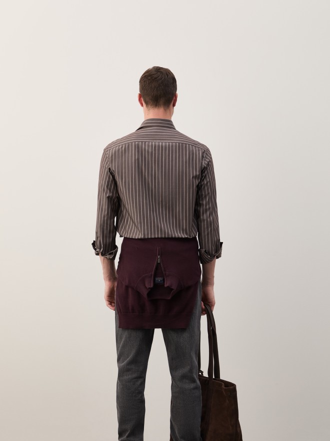 Camisa slim fit às riscas Camisa slim fit às riscas