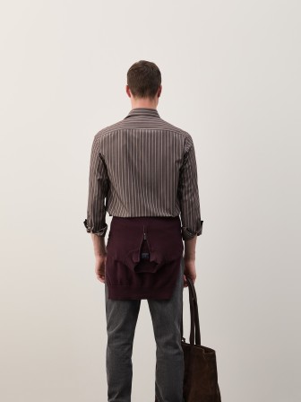 Camisa slim fit às riscas Camisa slim fit às riscas