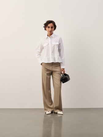 Pantalones clásicos con pliegues Pantalones clásicos con pliegues