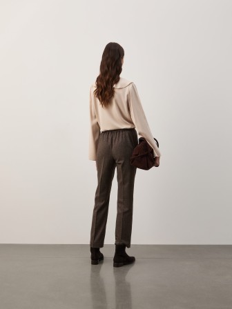 Pantalones chinos con cintura elástica Pantalones chinos con cintura elástica