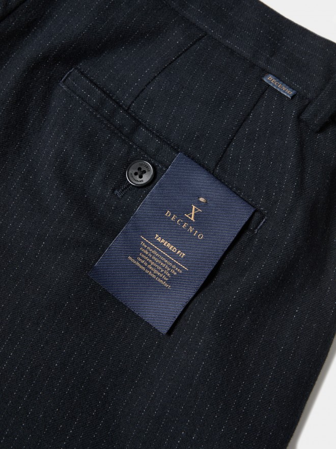 Pantalones chinos ajustados a rayas Pantalones chinos ajustados a rayas